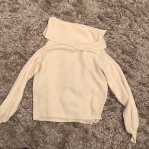 Off shoulder knitted sweater